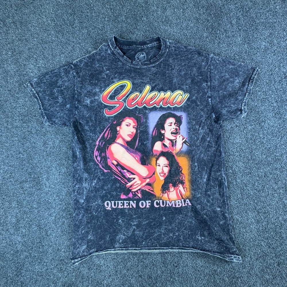 Selena Queen of Cumbia T-Shirt Mens‎ Medium Gray Acid Wash Graphic Cotton Casual